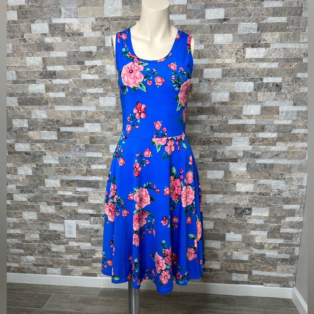 LuLaRoe Sleeveless Dress